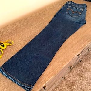 Levi’s 524 too superlow jeans